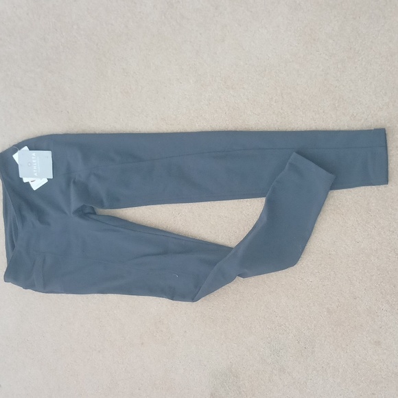🆕️Athleta Metro High Waist Legging with 4 pockets in Gray Sz S.  FL - Picture 1 of 10